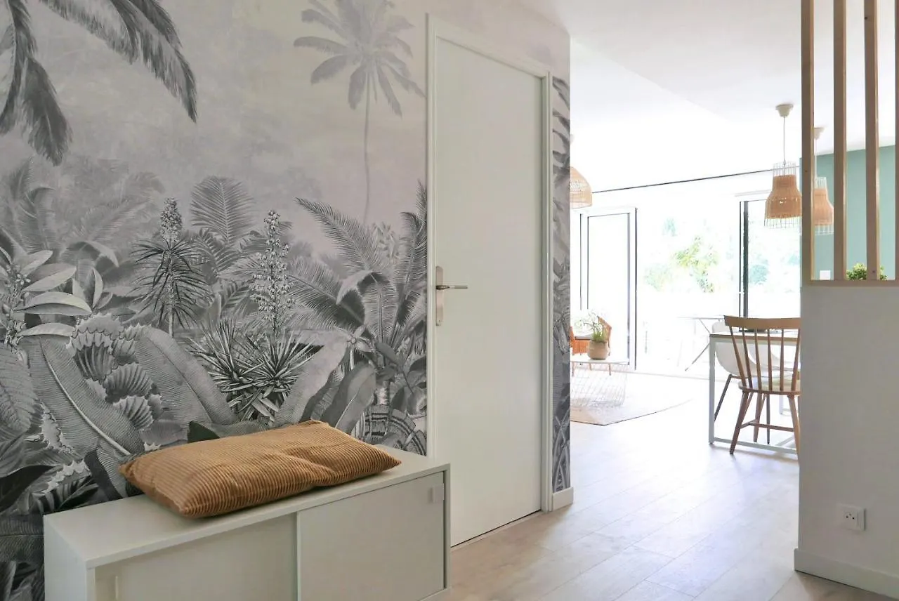 Apartment Bandol Azur - 2 Chambres, Balcon, Bord De Mer, Wifi, Climatise Et Parking Prive France