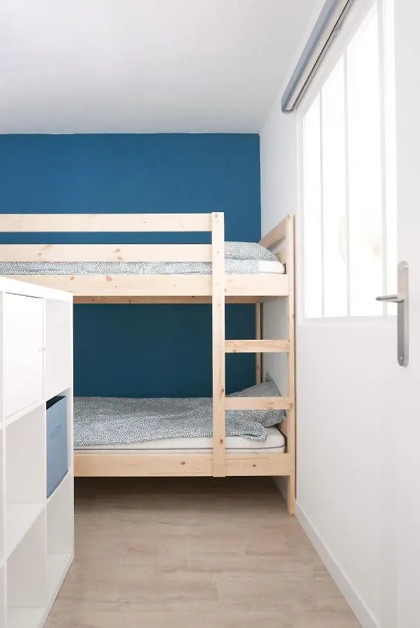 Bandol Azur - 2 Chambres, Balcon, Bord De Mer, Wifi, Climatise Et Parking Prive 0*,  France