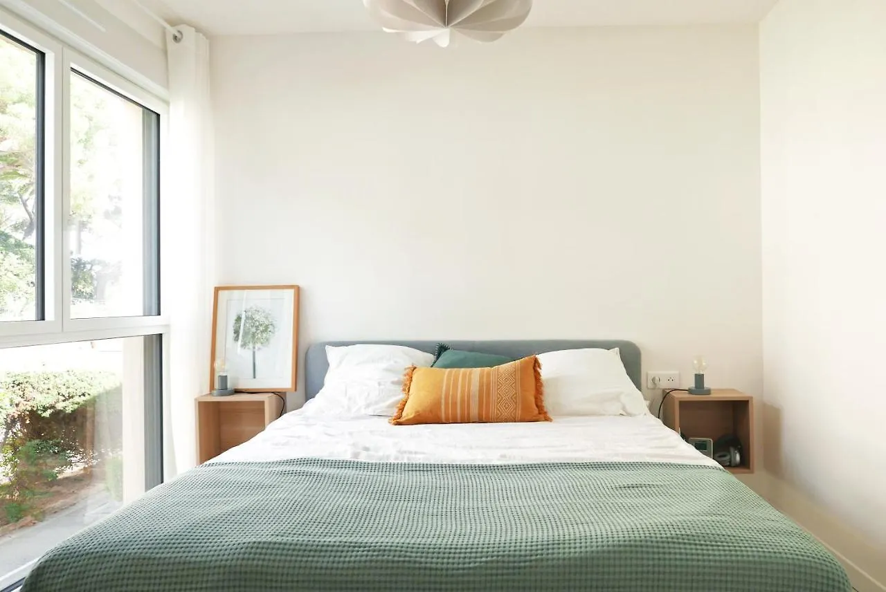 Bandol Azur - 2 Chambres, Balcon, Bord De Mer, Wifi, Climatise Et Parking Prive