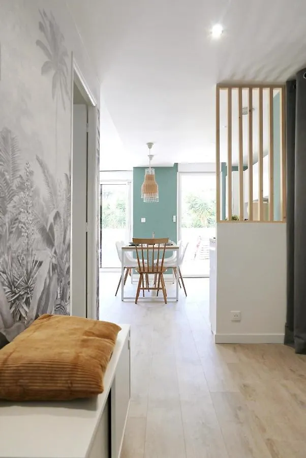 Apartment Bandol Azur - 2 Chambres, Balcon, Bord De Mer, Wifi, Climatise Et Parking Prive